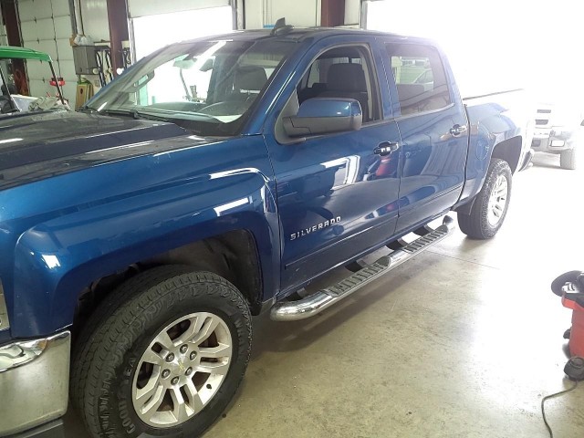 BUY CHEVROLET SILVERADO 1500 2018 4WD CREW CAB 143.5