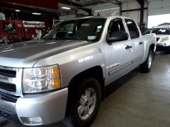 BUY CHEVROLET SILVERADO 1500 2010 4WD CREW CAB 143.5