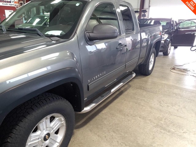 BUY CHEVROLET SILVERADO 1500 2011 4WD EXT CAB 143.5