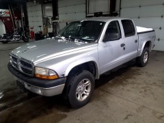 BUY DODGE DAKOTA 2004 4DR QUAD CAB 131