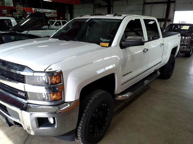 BUY CHEVROLET SILVERADO 2500HD 2015 4WD CREW CAB 153.7