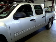 BUY CHEVROLET SILVERADO 1500 2010 4WD CREW CAB 143.5
