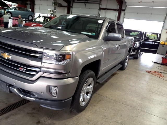 BUY CHEVROLET SILVERADO 1500 2017 4WD CREW CAB 143.5
